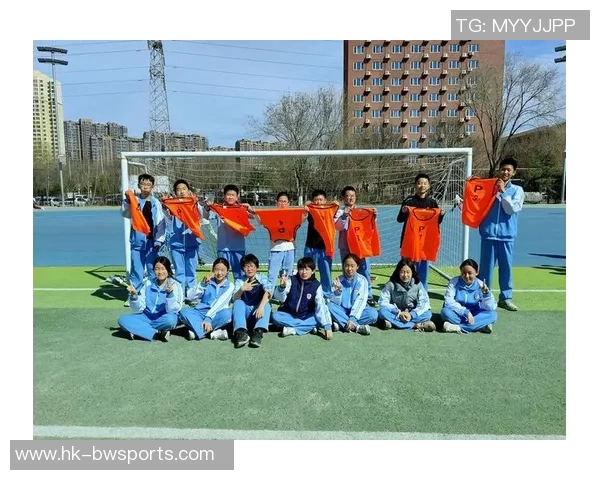 大连好男儿足球比赛激情开赛展现青春风采与团队精神