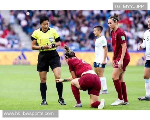 最好的足球裁判如何在比赛中保持公正与权威的平衡